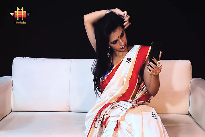 可爱的青少年高潮。免费的印度色情视频广告